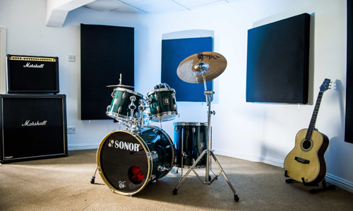 Классический рок на гитаре  можно разбавить гроулом