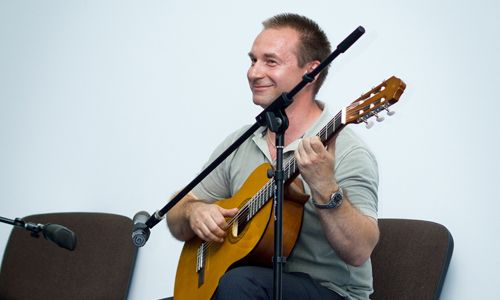 Уроки гитары для взрослых в Киеве Курсы игры на гитаре в Киеве